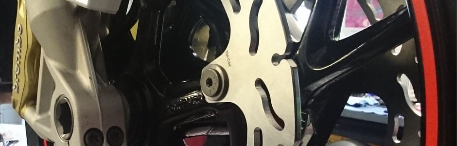 Тормозные диски TRW-Lucas для BMW теперь с предустановленными клепаными плавающими опорами