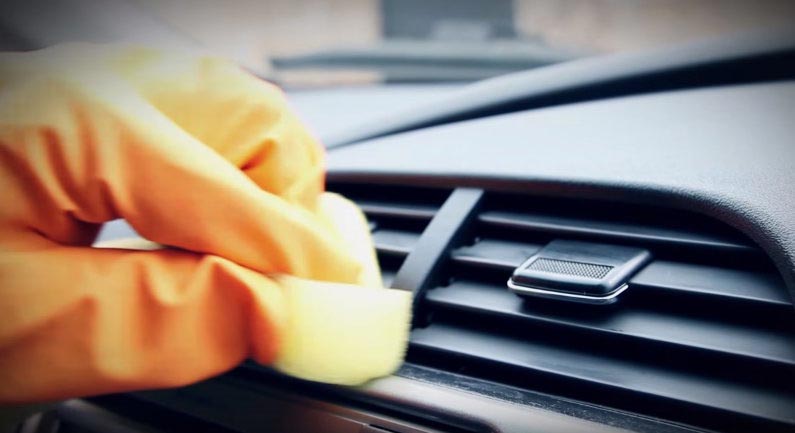 10 эффективных способов химчистки салона автомобиля своими руками