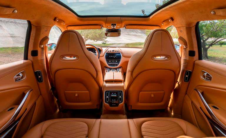 Aston Martin DBX — новый игрок на рынке внедорожников