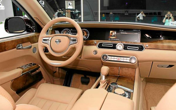 Аурус Сенат седан – премиальный автомобиль российского производства