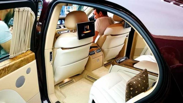 Аурус Сенат седан – премиальный автомобиль российского производства