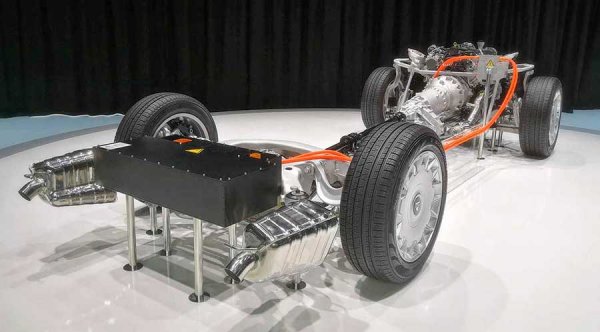 Аурус Сенат седан – премиальный автомобиль российского производства