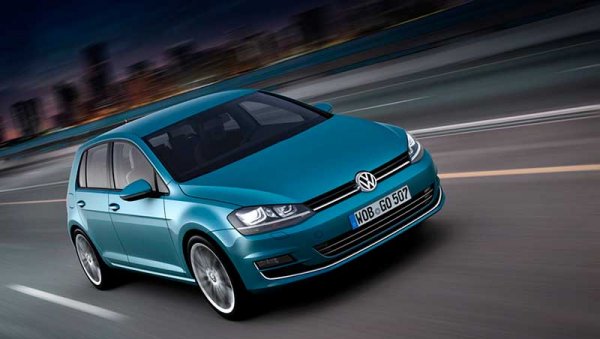 Автомобиль Volkswagen Golf VII, строгий, стремительный, солидный