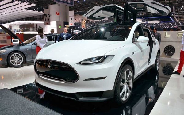 Автомобили Tesla — новая эпоха в автомобилестроении