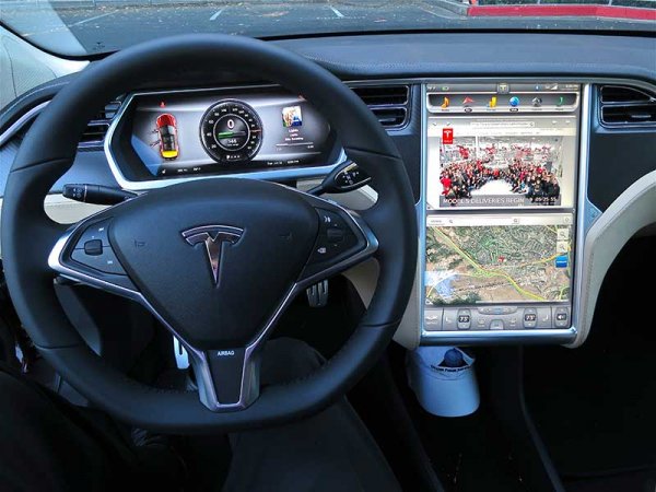 Автомобили Tesla — новая эпоха в автомобилестроении