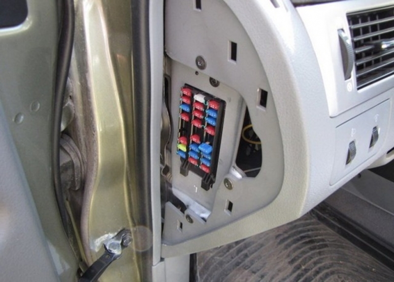 Блок предохранителей и реле Lacetti