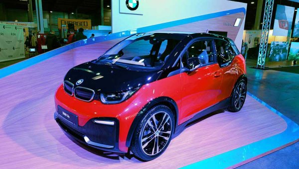 BMW i3s: электрический городской автомобиль с огромным потенциалом