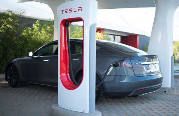 BMW, VW, Daimler и Ford надеются победить Tesla