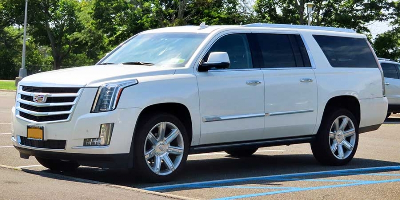 Cadillac Escalade 2021 - новая версия премиального американского внедорожника