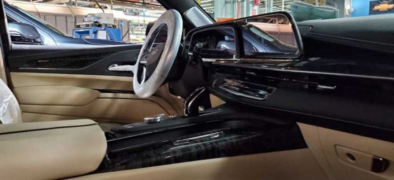 Cadillac Escalade 2021 - новая версия премиального американского внедорожника