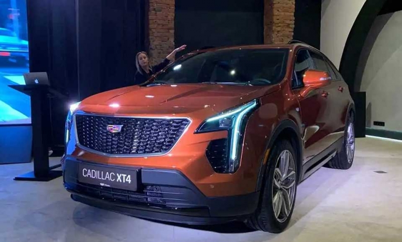 Cadillac XT4 2021 - новый премиальный кроссовер на российском рынке