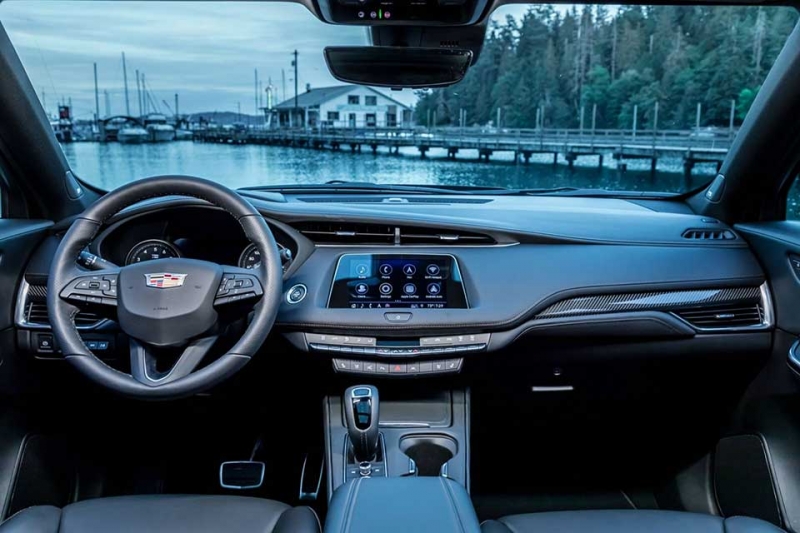 Cadillac XT4 2021 - новый премиальный кроссовер на российском рынке