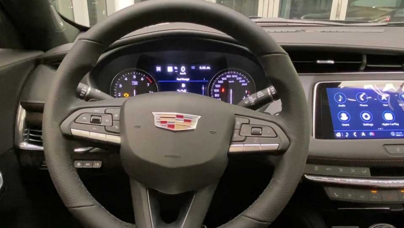 Cadillac XT4 2021 - новый премиальный кроссовер на российском рынке