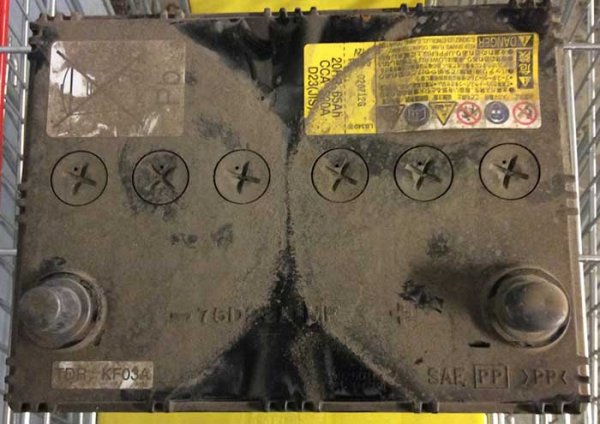 Как смазать клеммы АКБ, чтобы они не окислялись, для лучшего контакта?