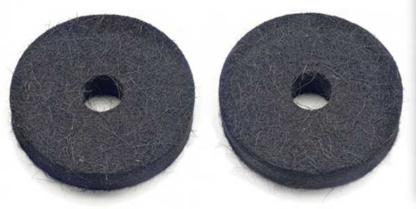 Как смазать клеммы АКБ, чтобы они не окислялись, для лучшего контакта?