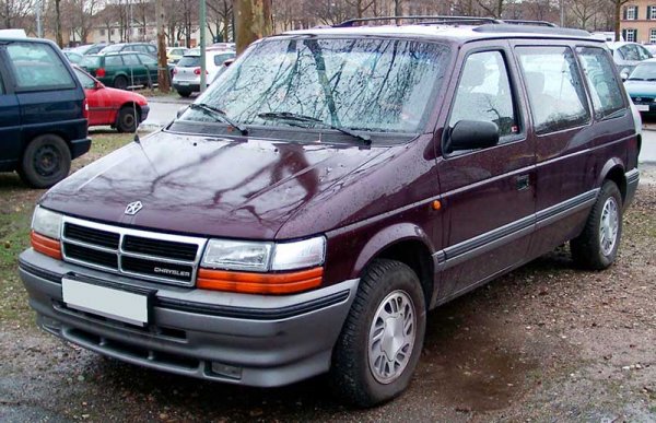 Chrysler Voyager: многофункциональный минивэн на долгие годы