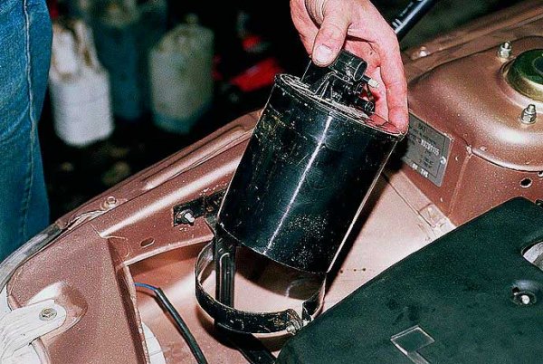 Что такое адсорбер в автомобиле, признаки неисправности, как заменить?