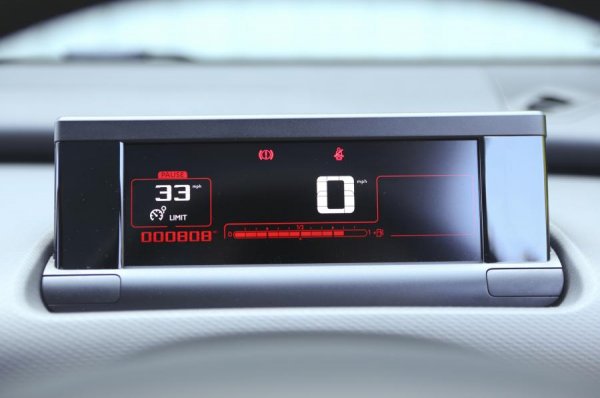 Citroen C4 Cactus – экономный кроссовер для городских условий