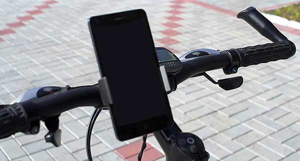 Автомобильные держатели для iPhone 4, 5, 5S, 6, 6S, 6S+