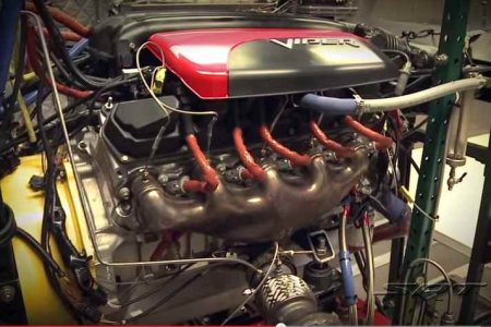 Dodge Viper красота и мощь в автомобиле