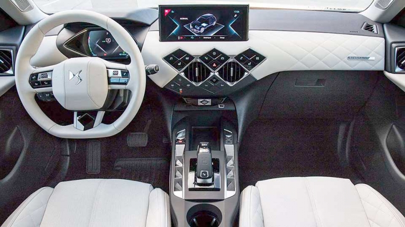 DS3 Crossback 2020 - новый яркий кроссовер от французского бренда Citroen