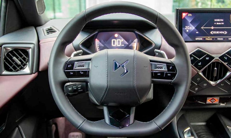 DS3 Crossback 2020 - новый яркий кроссовер от французского бренда Citroen