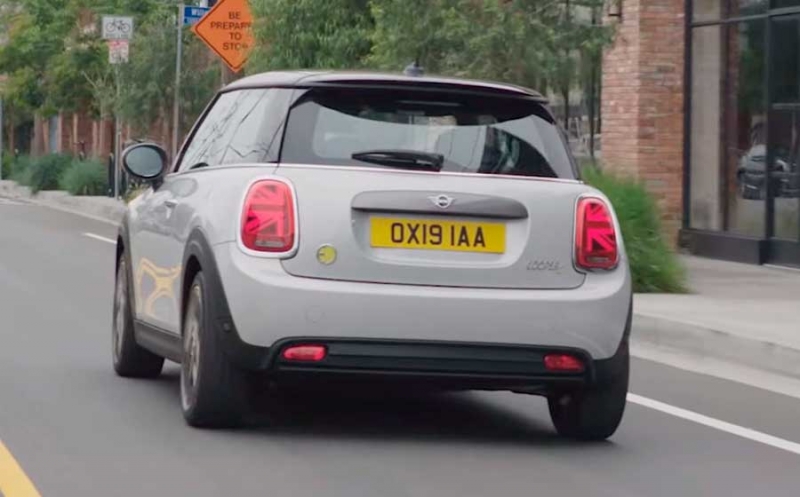 Электрическое будущее грядет: дорожные испытания Electric Mini Cooper SE