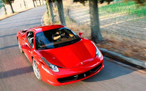 Итальянский суперкар Ferrari 458 Italia за 272000 долларов