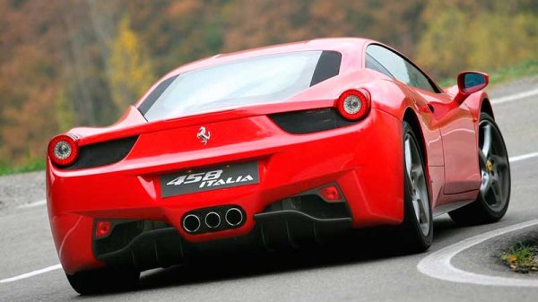 Итальянский суперкар Ferrari 458 Italia за 272000 долларов