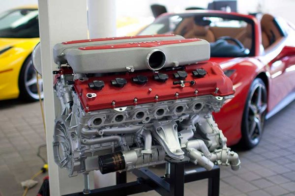Ferrari F12 Berlinetta, агрессивный темперамент и неукротимая мощь