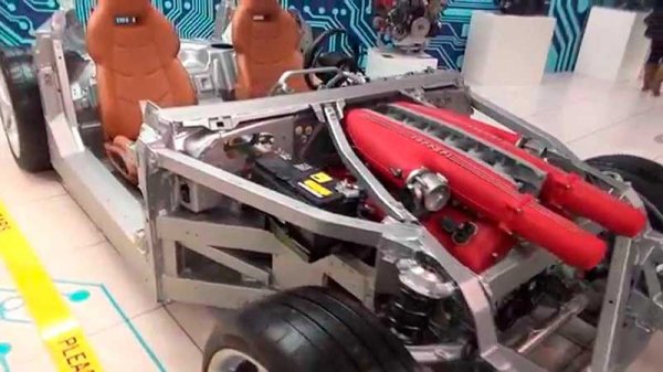Ferrari F12 Berlinetta, агрессивный темперамент и неукротимая мощь