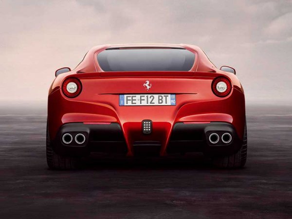 Ferrari F12 Berlinetta, агрессивный темперамент и неукротимая мощь