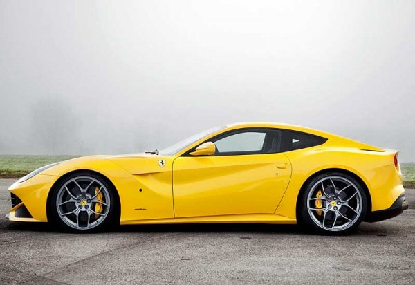 Ferrari F12 Berlinetta, агрессивный темперамент и неукротимая мощь