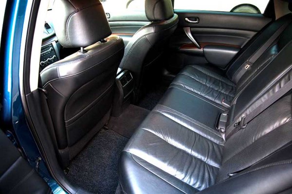 Флагманский седан Nissan Teana J32: все плюсы и минусы