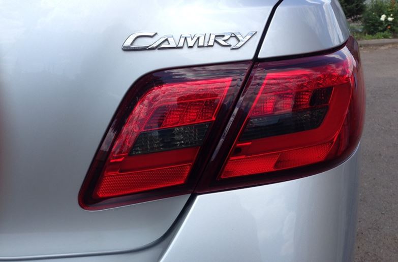 Фонарь на Camry 40