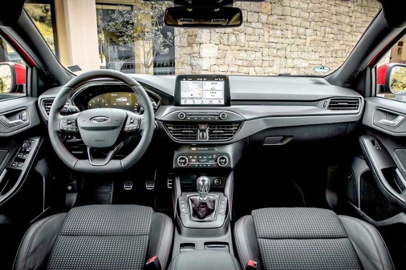 Линия Ford Focus ST. Или чем может вас удивить трехцилиндровый двигатель?