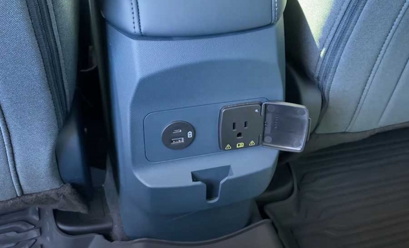 Ford Maverick 2022: пикап в маленьком городке с большими вместимостью