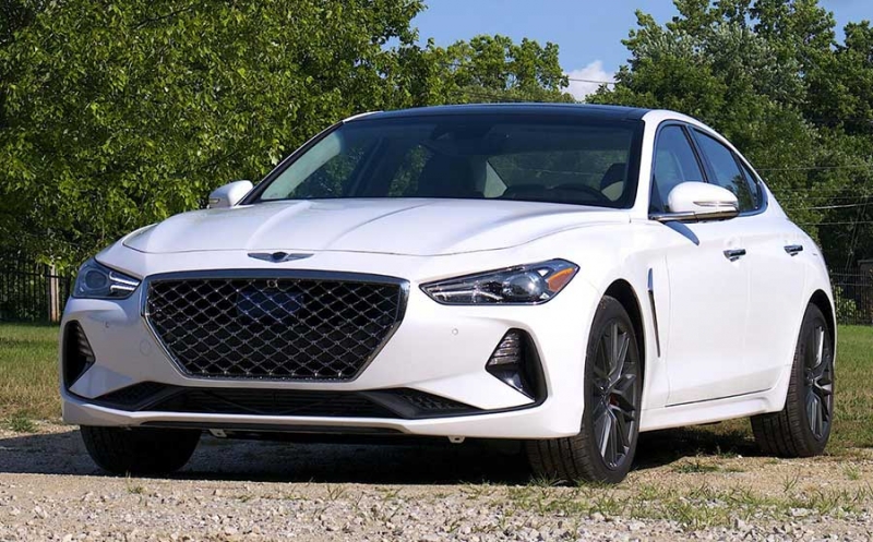 Genesis G70 - полноприводный седан премиум-класса для российского рынка