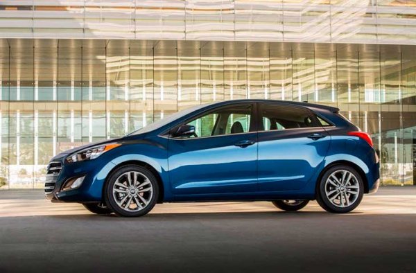 Hyundai представляет седан Elantra Sport и новый двигатель
