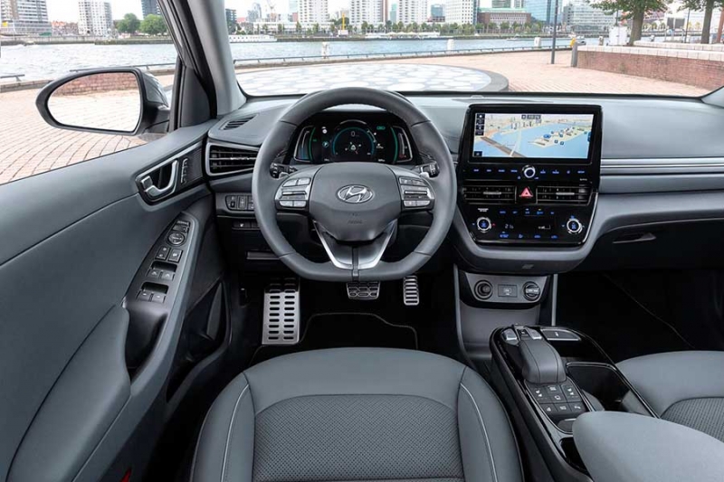 Hyundai представила рестайлинговую версию Ioniq