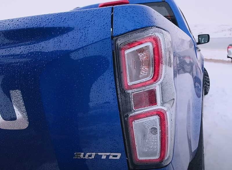 Isuzu D-Max 2021 - небольшой грузовик по отличной цене