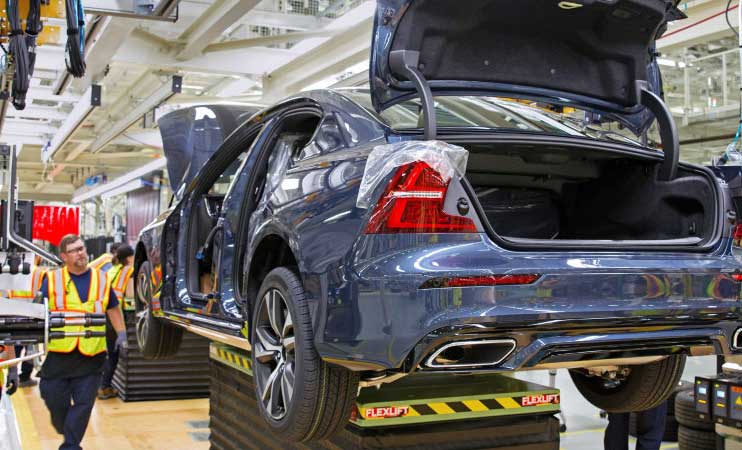 Из-за коронавируса в ближайшее время в мире ожидается дефицит автомобилей