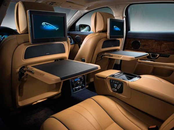 Jaguar XJ - породистый хищник британского происхождения