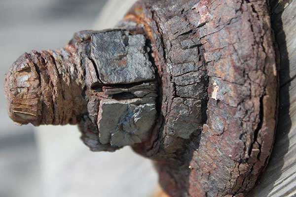 Как открутить заржавевший болт