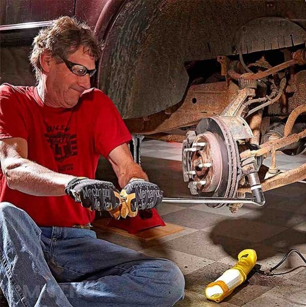 Как открутить заржавевший болт