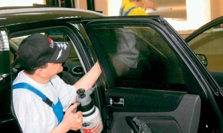 Как самостоятельно снять тонировку, полезные советы