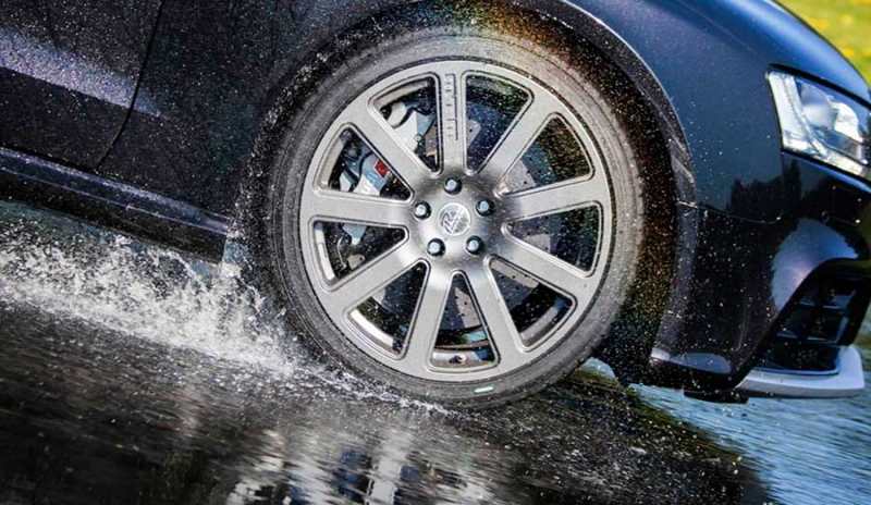 Как удержать авто на мокрой дороге? Советы профессионалов