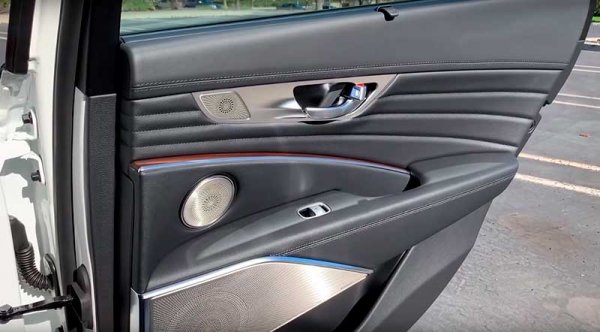 Kia K900 2019 года - седан премиум-класса с демократичной ценой