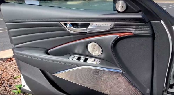 Kia K900 2019 года - седан премиум-класса с демократичной ценой