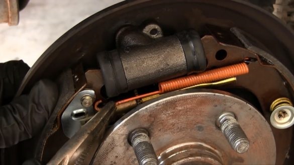 Колодки, диски, суппорты Toyota Corolla 120